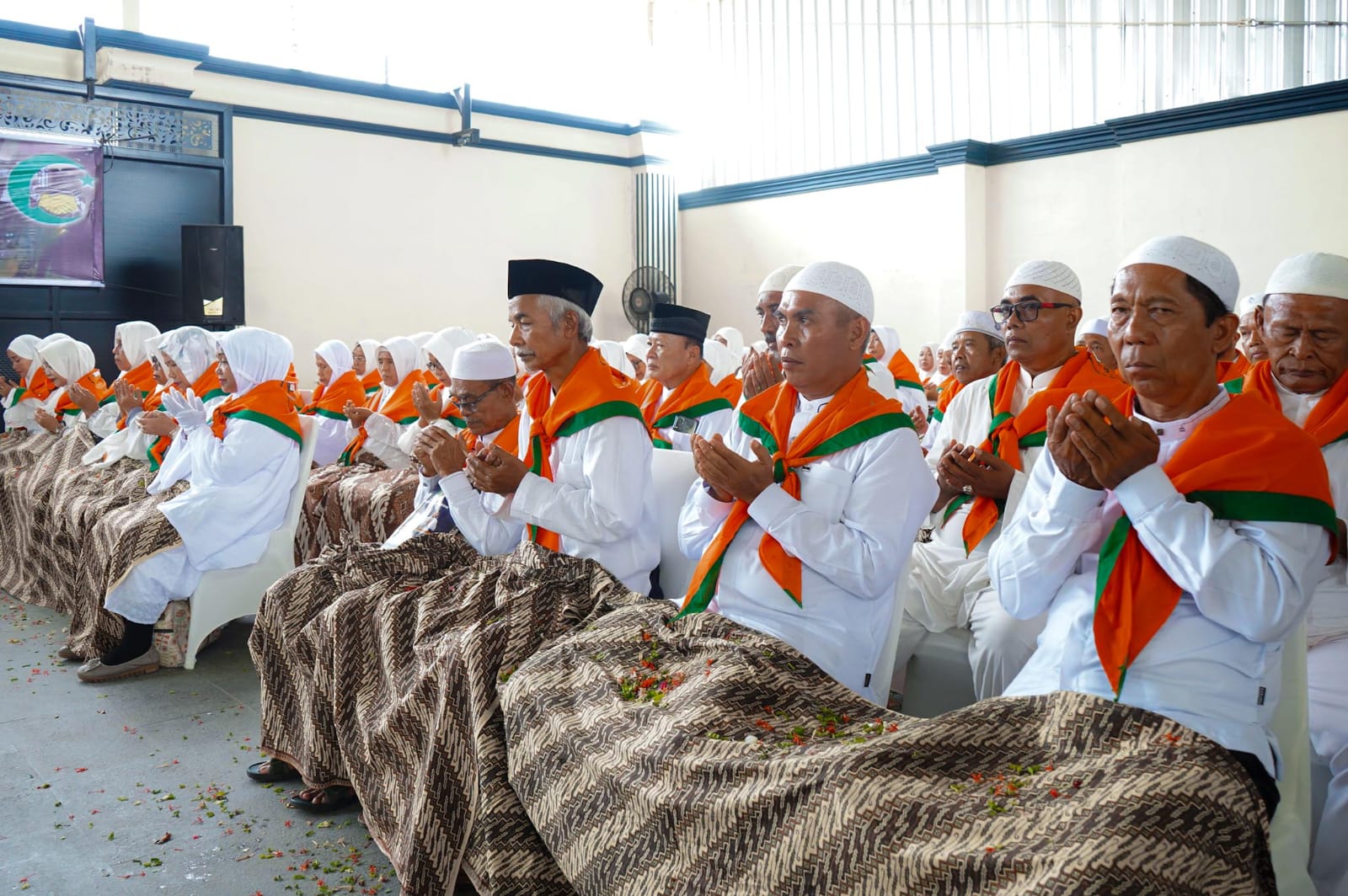 Rico Waas Tepungtawari Calhaj KBIHU Al-Mukhlisin