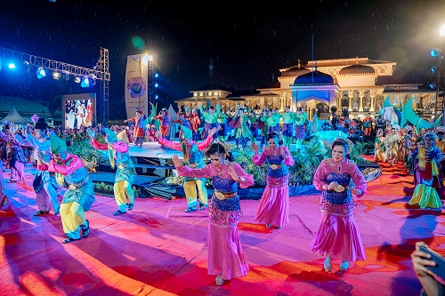 Dibuka Menparekraf, GEMES 2022 Pecahkan Rekor MURI Tarian Zapin Melayu Lima Negara Serumpun dan Masuk Kalender Event Nusantara