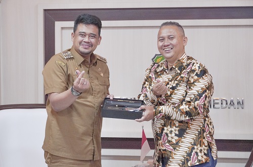 Dukung Pengembangan UMKM, Bobby Nasution  Apresiasi Digelarnya Festival Pasar Senyum
