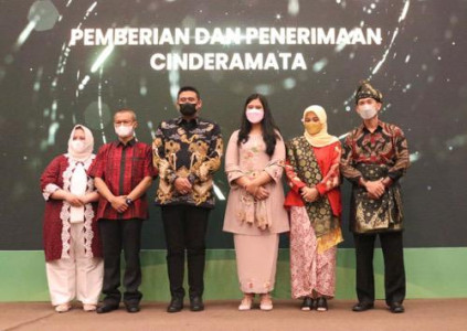 Ular hamma narsani ketma-ket sorishadi Gozal rus ayol anal