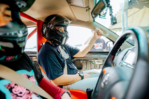 Bobby Nasution Dalam Ajang Racer Day Out (RDO) Kolaborasi Medan Berkah Drag Race Cars & Bikes yang berlangsung di Eks Bandara Polonia Medan, Minggu (12/3)