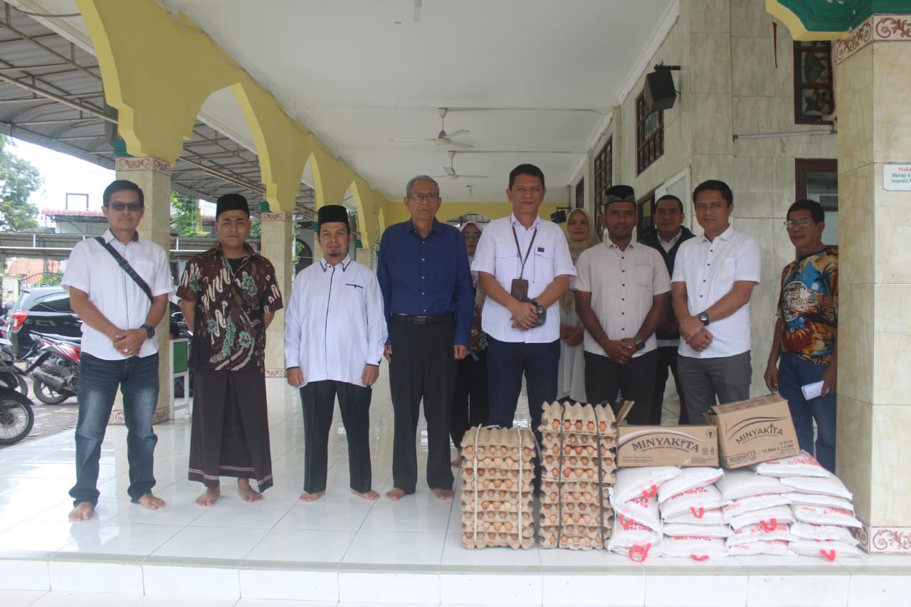 Kecamatan Medan Baru Berbagi Berkat Natal ke Masjid Al-Muttaqin
