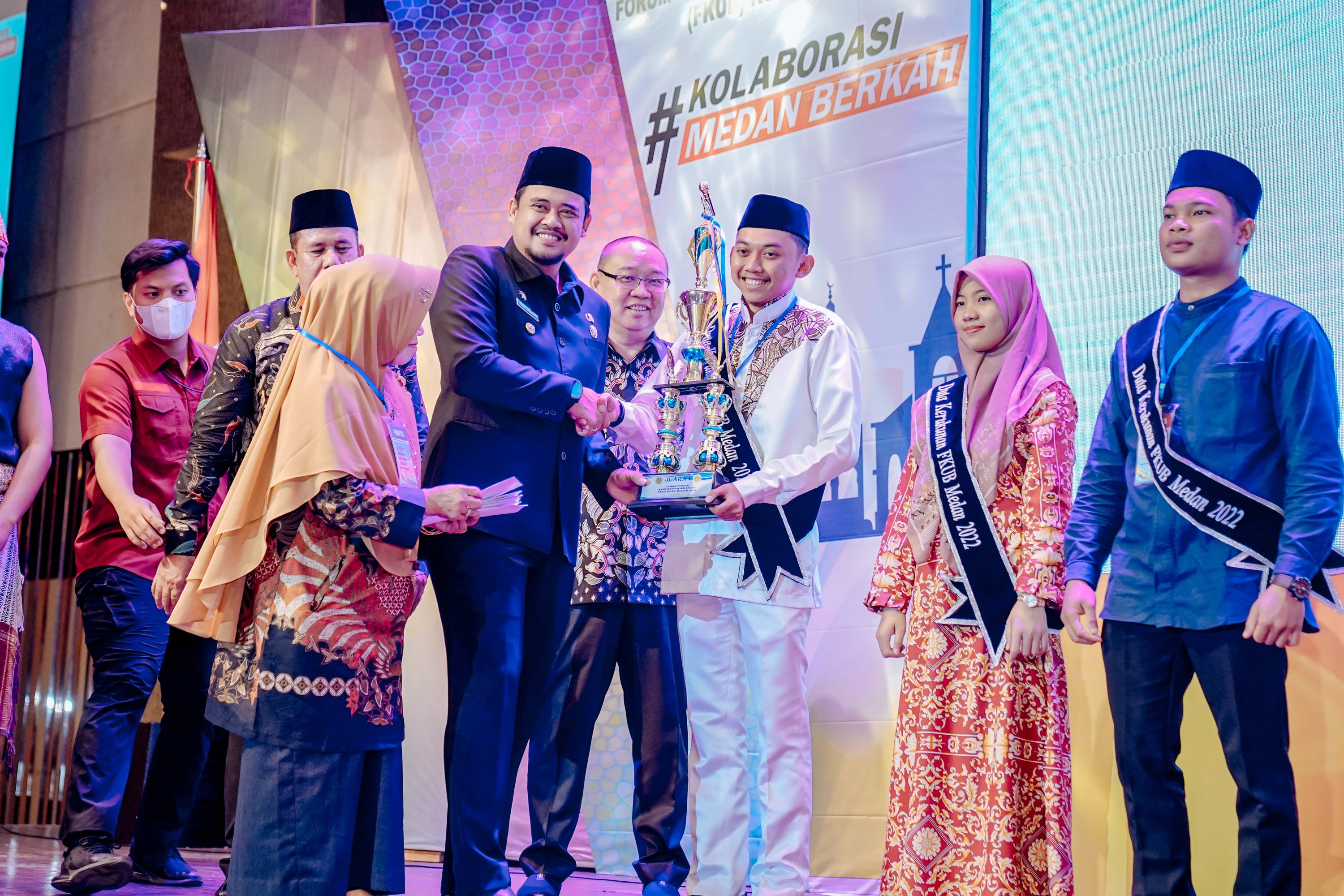 Wali Kota Medan, Bobby Nasution Membuka Silaturahmi Kebangsaan dan Seminar Internasional Moderasi Beragama di Hotel Grand Mercure, Jalan Sutomo Medan, Sabtu (1/10)