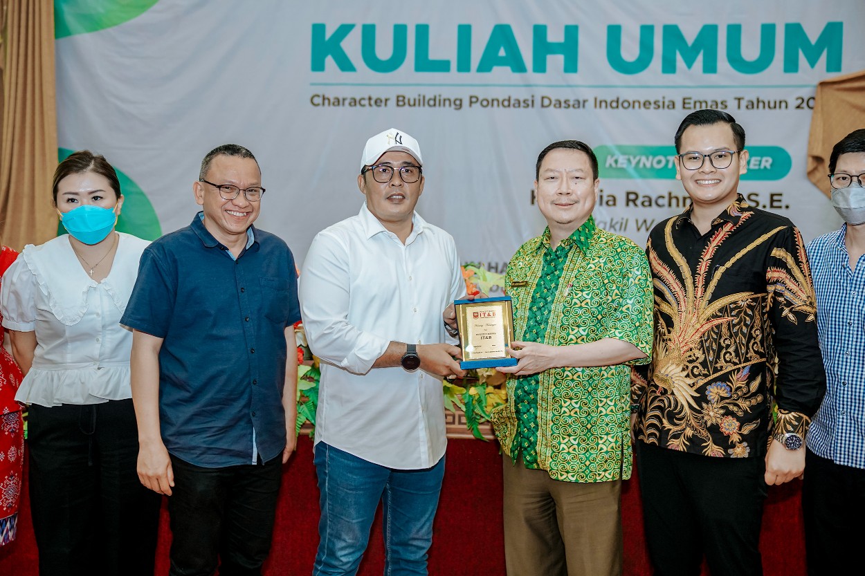 Wakil Wali Kota Medan, H. Aulia Rachman Menjadi Narasumber Dalam Kuliah Umum Dengan Tema Character Building Pondasi Dasar Indonesia Emas Tahun 2045 di Hall Kampus Institut Bisnis IT&B Medan Jalan Mahoni, Sabtu (22/10)