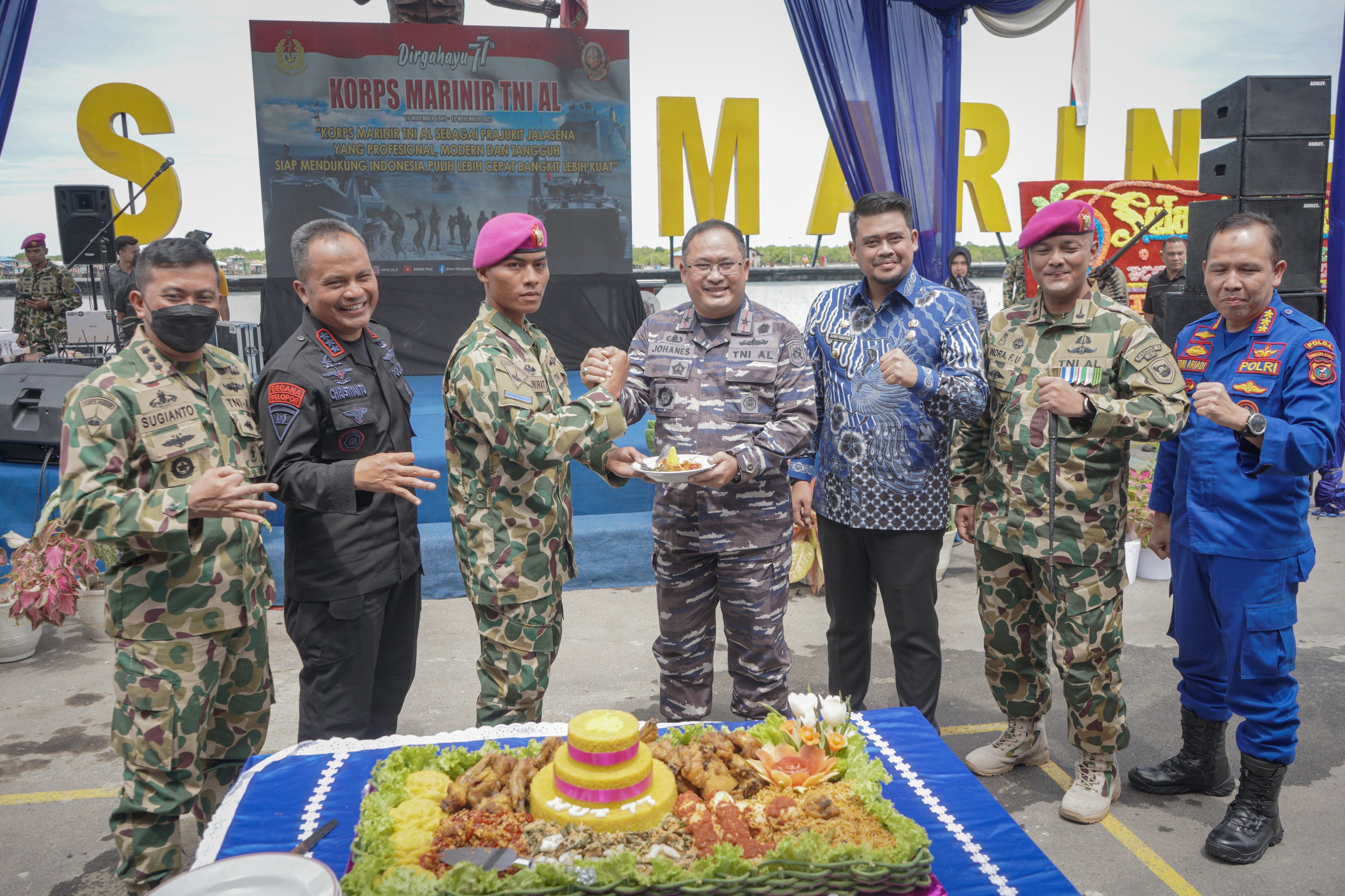 Wali Kota Medan, Bobby Nasution Menghadiri Acara Peringatan HUT Ke 77 Korps Marinir Tahun 2022 di Mako Batalyon Marinir Pertahanan Pangkalan (Yonmarhanlan) I Belawan, Jalan Serma Hanafiah, Medan Belawan, Selasa (15/11) Siang