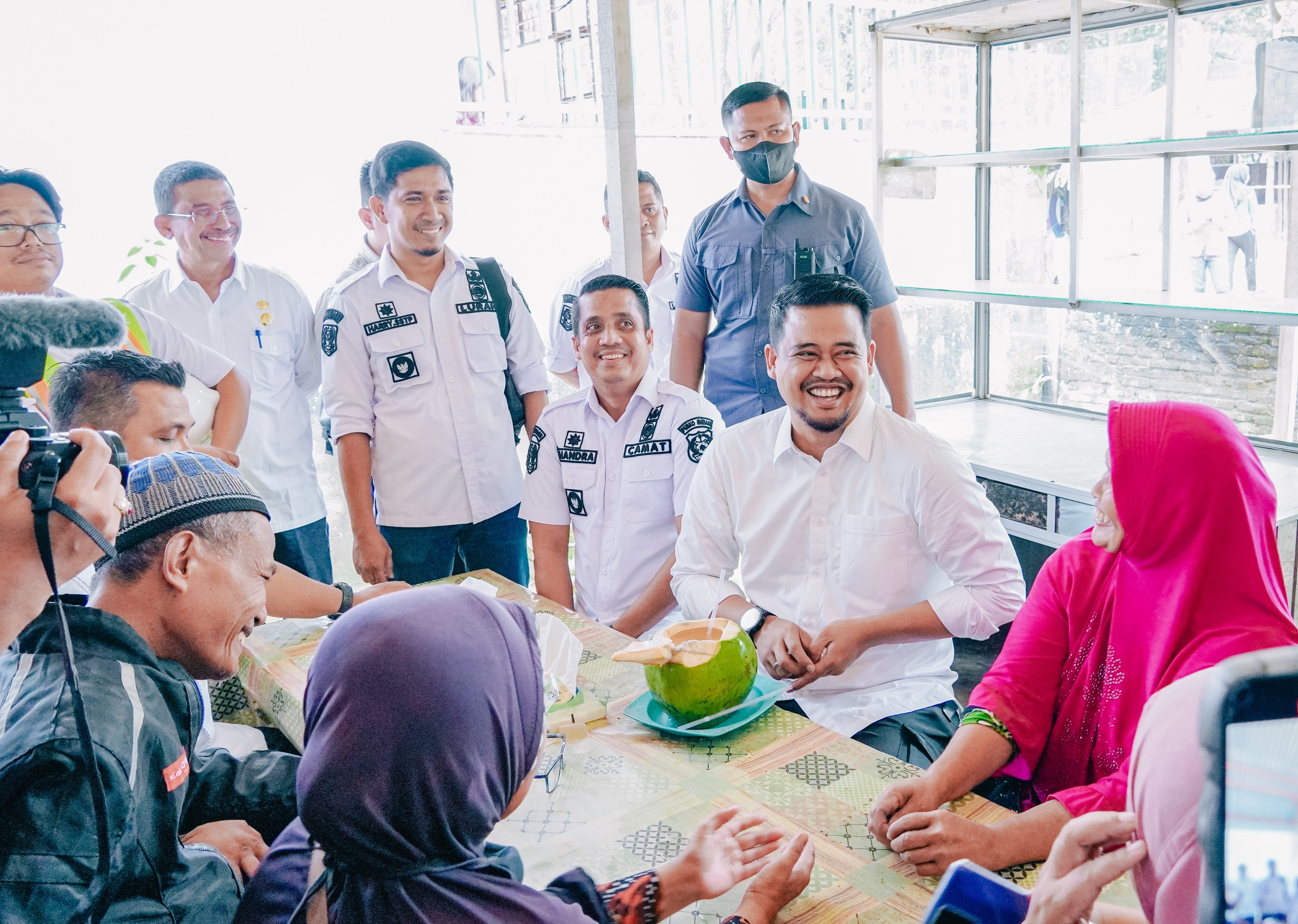 Wali Kota Medan, Bobby Nasution Meninjau Pengerjaan Sub Drainase di Jalan STM, Kelurahan Suka Maju, Kecamatan Medan Johor, Rabu (23/11)