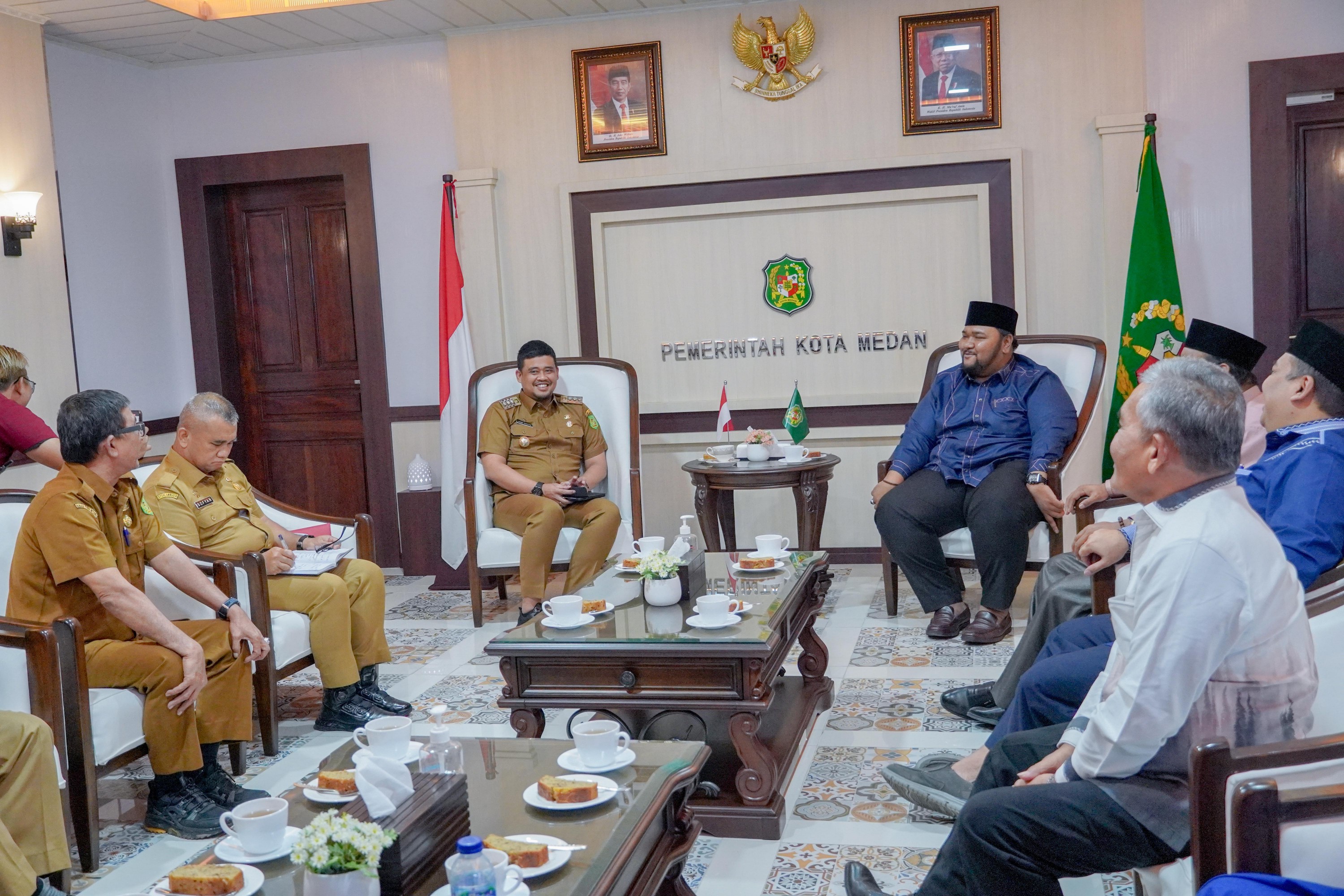 Wali Kota Medan Bobby Nasution Menerima Pengurus FKUB Kota Medan di Balai Kota Medan, Selasa (23/5)