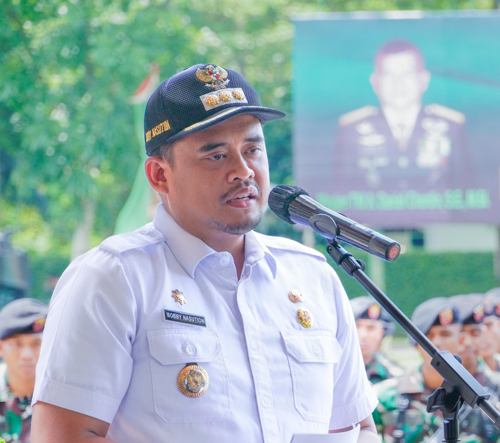 Wali Kota Medan, Bobby Nasution Menghadiri Apel Luar Biasa Dalam Rangka Sertijab Pangdam I/BB Dari Mayjen TNI, Achmad Daniel Chardin Kepada Mayjen TNI, Mochammad Hasan di Lapangan Upacara Makodam I/BB Jalan Gatot Subroto Medan, Rabu (23/8/2023)