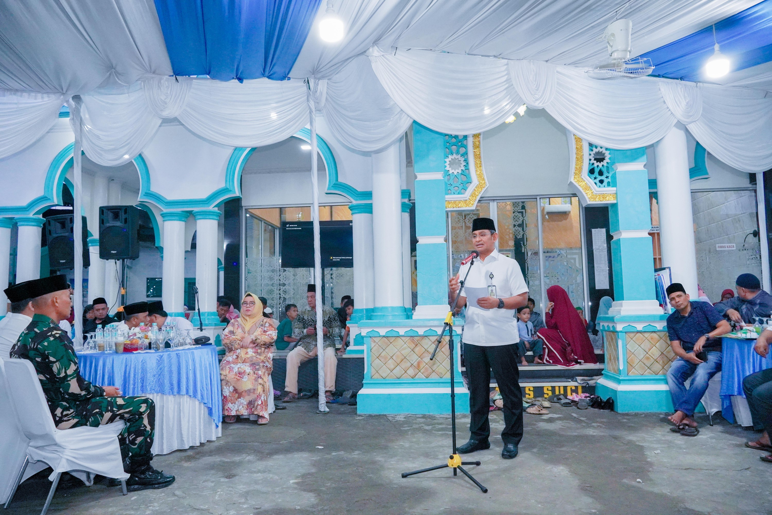 Sekda Kota Medan, Ir. Wiriya Alrahman Melaksanakan Safari Ramadhan di Masjid Al Ikhlas Jalan Jermal XV lingkungan I, Kelurahan Denai, Kecamatan Medan Denai, Rabu (20/3/2024)