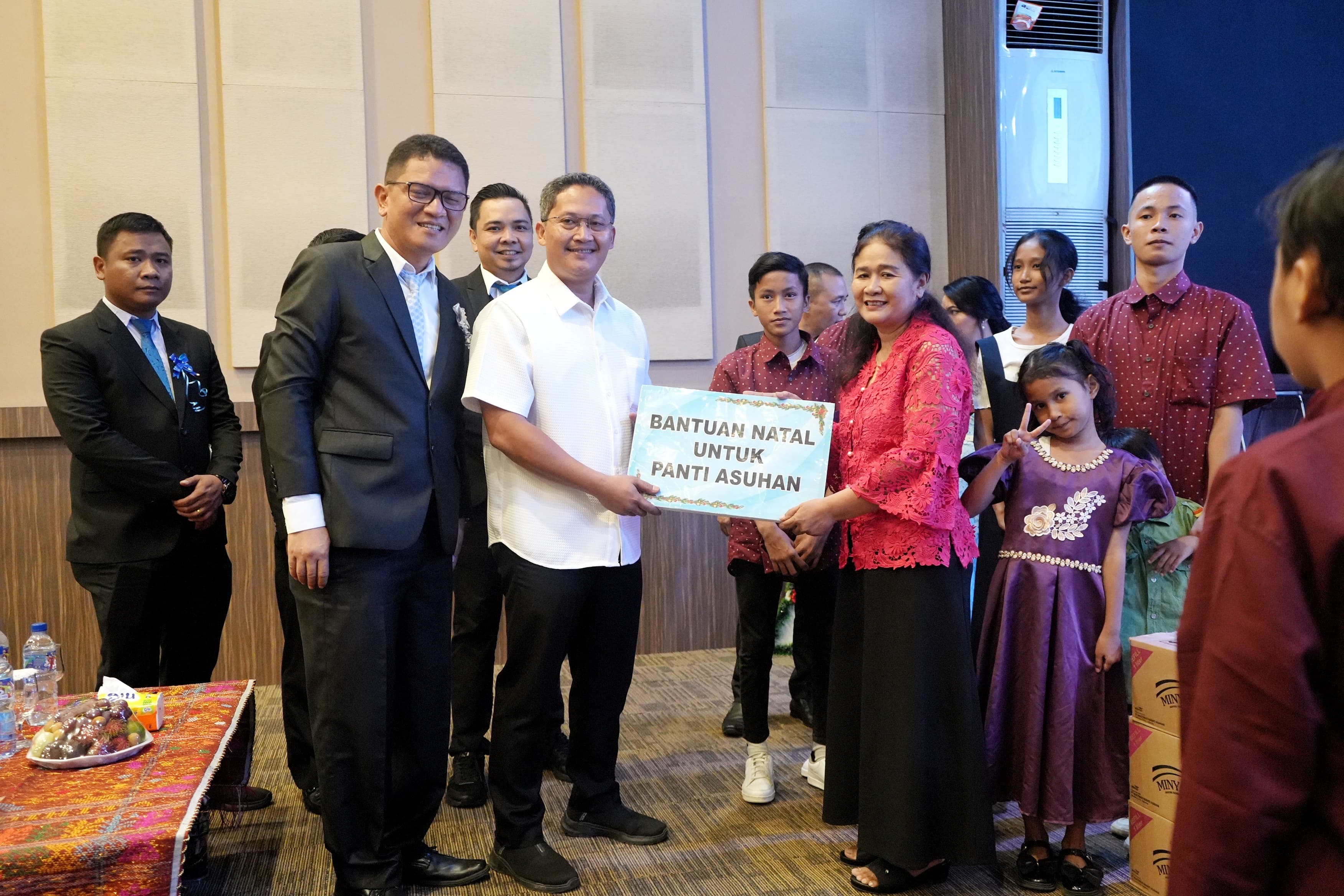 Rayakan Natal Oikumene,  Kecamatan Medan Baru Berbagi Kasih dengan Anak-Anak Panti Asuhan