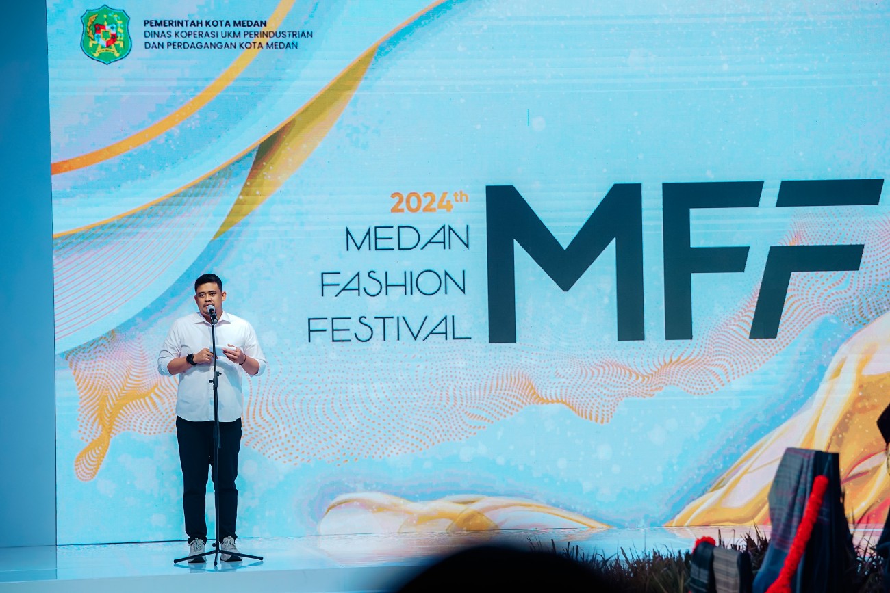 Wali Kota Medan, Bobby Nasution Menyampaikan Apresiasi Kepada Dekranasda Kota Medan dan Dinas Koperasi, UKM, Perindustrian dan Perdagangan Sukses Menggelar Medan Fashion Festival (MFF) Yang Berlangsung  Selama Empat Hari, Mulai 10-14 Juli 2024 di Santika Dyandra Convention Hall Medan