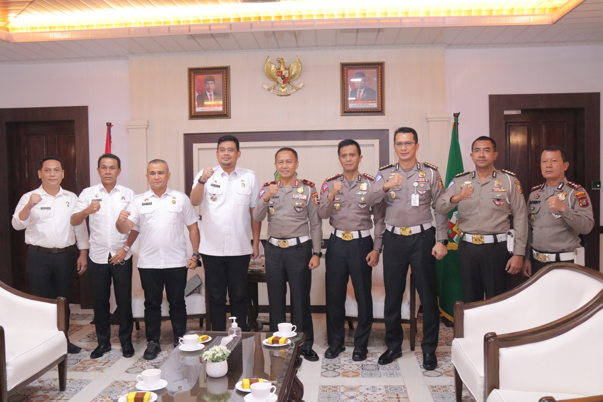 Wali Kota Medan, Bobby Nasution  Menerima Kunjungan Dirgakkum Korps Lalu Lintas (Korlantas) Polri Brigjen Pol Aan Suhanan di Balai Kota Medan, Rabu (8/6)