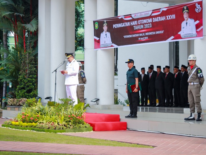 Wali Kota Medan Bobby Nasution Memimpin Upacara Peringatan Hari Otonomi Daerah (Otda) ke-XXVII Tahun 2023 di Halaman Depan Kantor Wali Kota Medan, Sabtu (29/4)