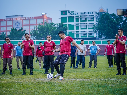 Kick Off Pertama Bobby Nasution, Tanda Dibukanya Kompetisi Sepak Bola Antar Instansi Meriahkan HUT Kota Medan ke- 433