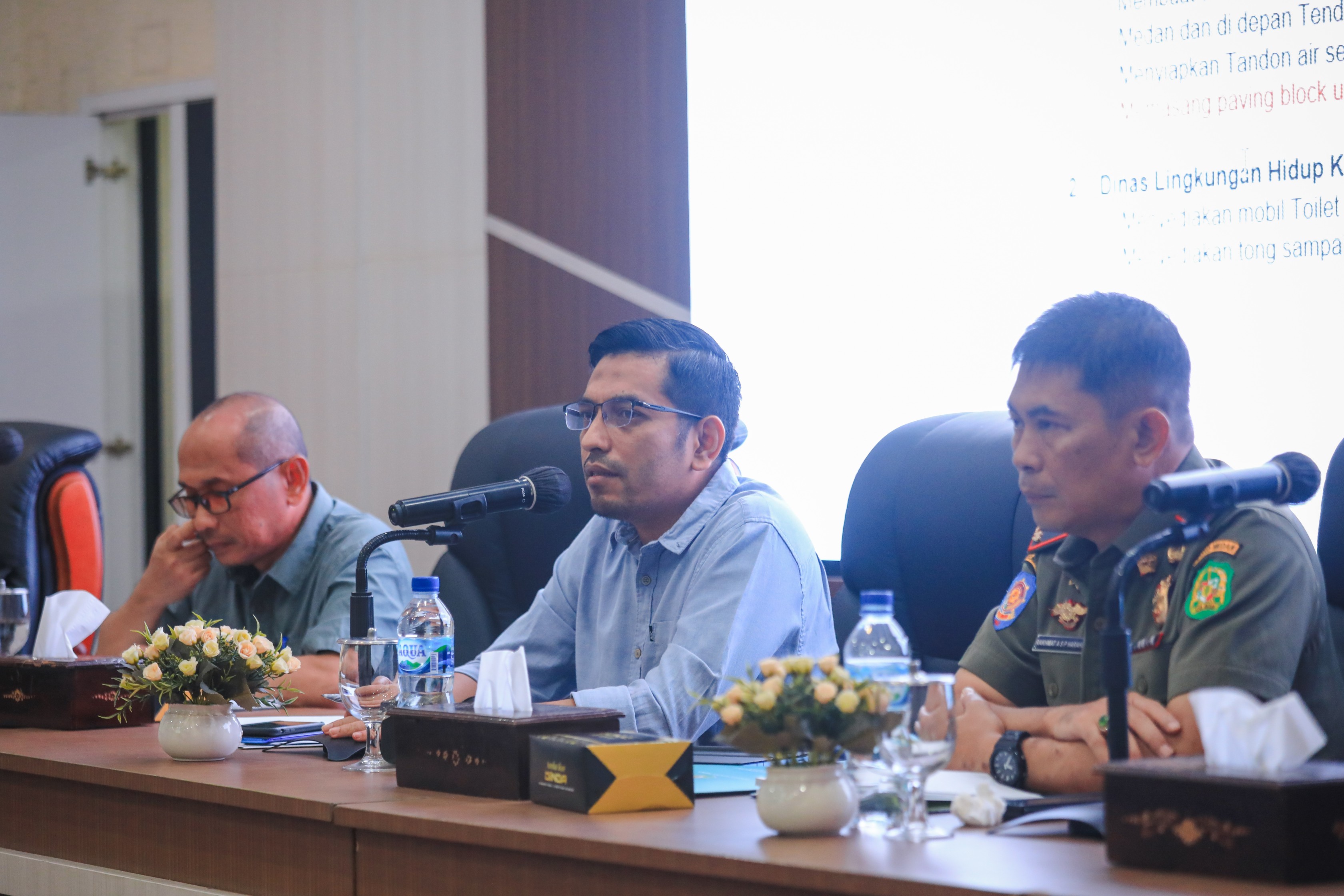 Asisten Umum, Ferry Ichsan Memimpin Rapat Persiapan Pelaksanaan Idul Adha dan penyembelihan Hewan Kurban, di Ruang Rapat III Kantor Wali Kota, Selasa (4/6/2024)