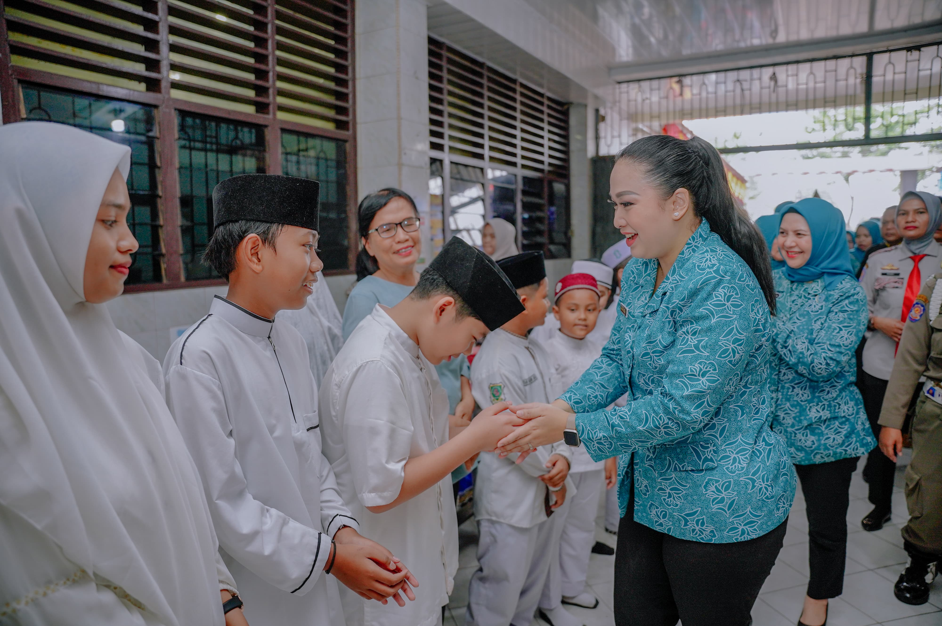 Kunjungi Perguruan Eria, Airin Rico Waas Pastikan Program PAAR Baik di Kelurahan Teladan Barat