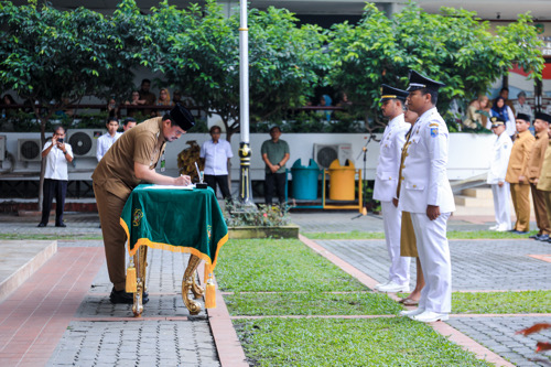 Bobby Nasution Lantik 130 Pejabat Administrator dan Pengawas di Lingkungan Pemko Medan