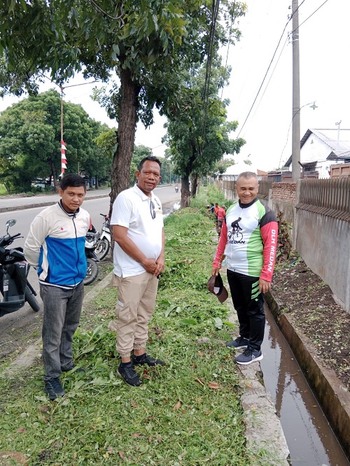 Kecamatan Medan Labuhan Normalisasi Drainase di Kelurahan Besar