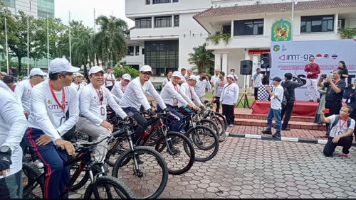 Bobby Nasution Bersepeda Santai Dengan Wali Kota-Wali Kota Peserta Pertemuan Ke-5 IMT GT