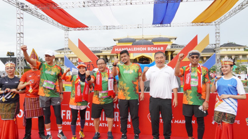 Bobby Nasution Pada Acara Bank Jateng Friendship Run Borobudur Marathon 2022 di Istana Maimun, Jalan Brigjen Katamso Medan, Minggu (25/9).