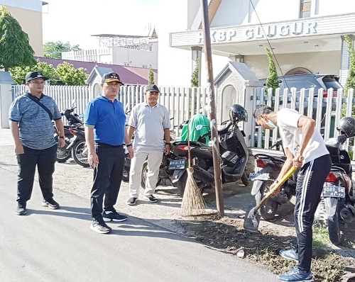 Sambut HUT ke-432 Medan, Aparatur Medan Timur dan Mayarakat Gotroy Bersihkan Rumah-rumah Ibadah