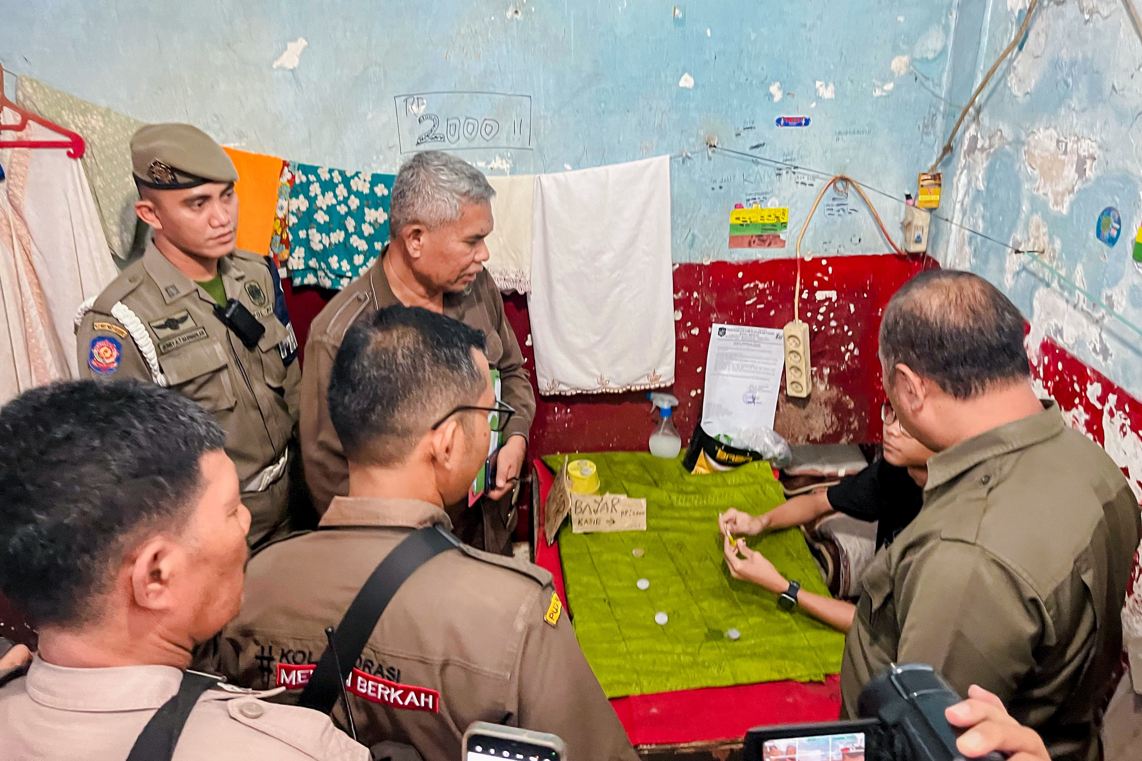 Tunggak 3 Bulan, PUD Pasar Eksekusi Ambil Alih Pengelolaan Kamar Mandi di Pusat Pasar