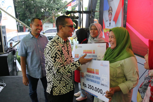 Bazar Produk UKM diselenggarakan Pemko Medan melalui Dinas Perdagangan Kota Medan di halaman depan Supermarket Maju Bersama jalan Letda Sujono, Kec. Medan Tembung resmi ditutup, Sabtu (3/9)