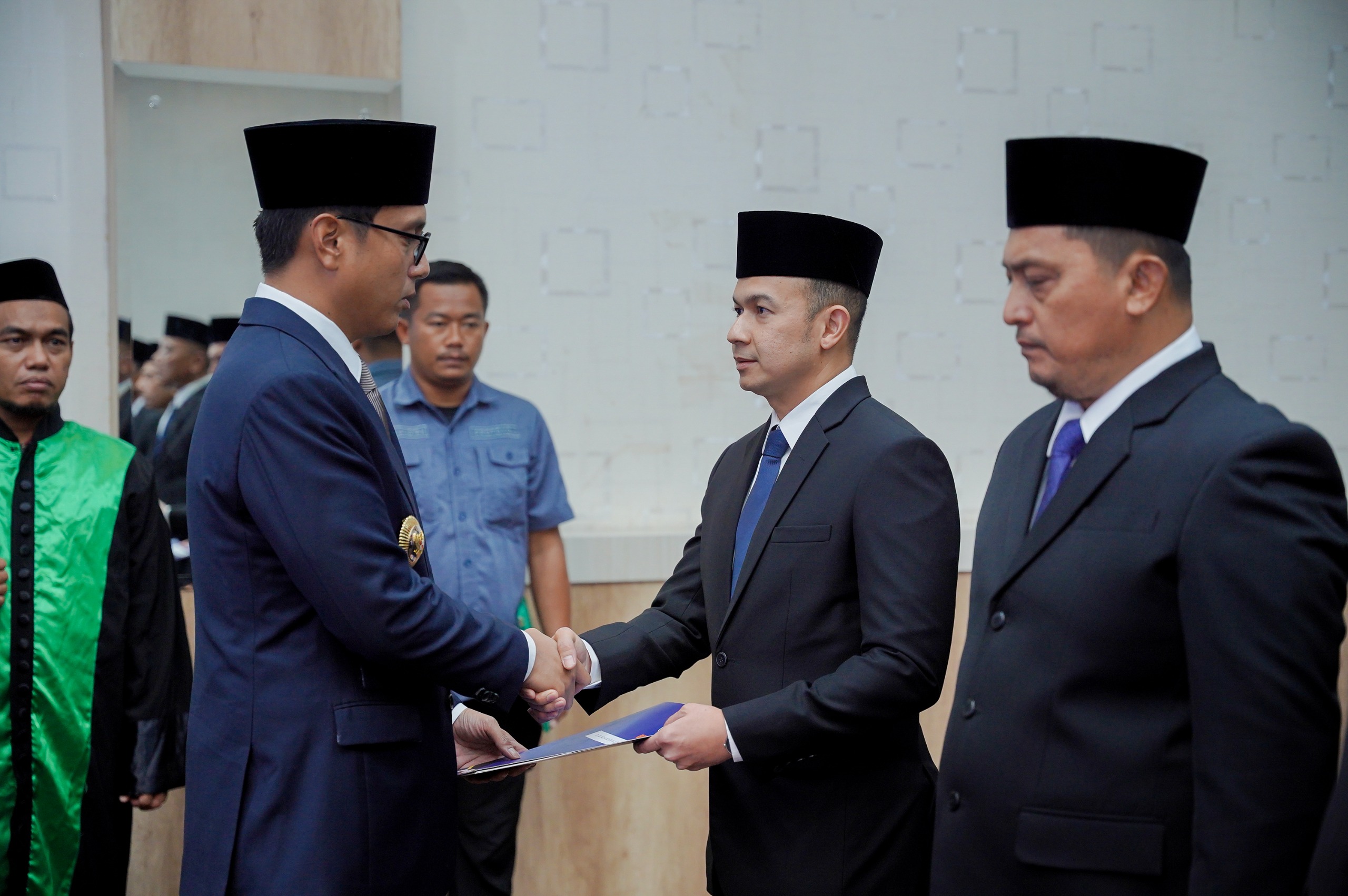 Walikota Medan Rico Tri Putra Bayu Waas Melantik dan Mengambil Sumpah Janji Jabatan Sebanyak 9 Orang Pejabat Pimpinan Tinggi Pertama di Lingkungan Pemko Medan