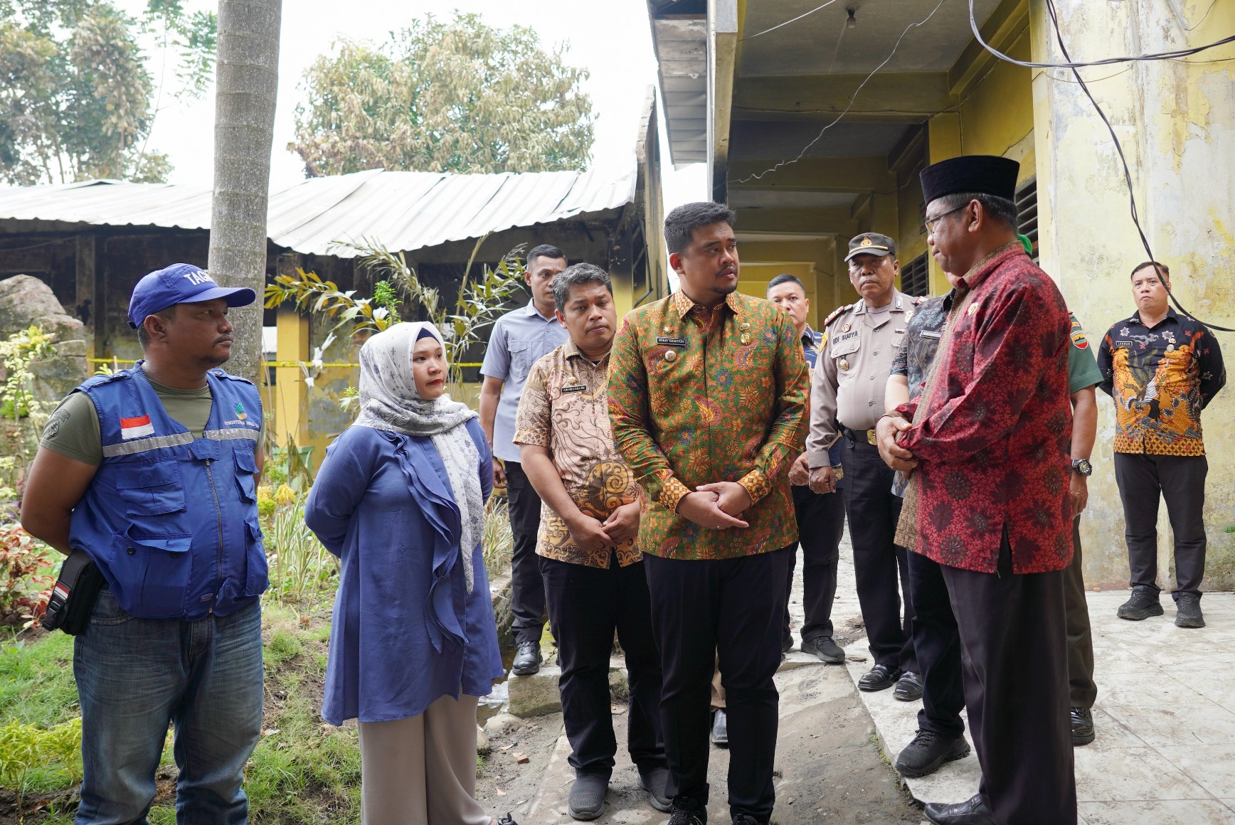 Wali Kota Medan, Bobby Nasution Meninjau SMP Negeri 20 Medan di Jalan Kapten Rahmad Buddin, Kelurahan Terjun, Kecamatan Medan Marelan, Kamis (15/8/2024)