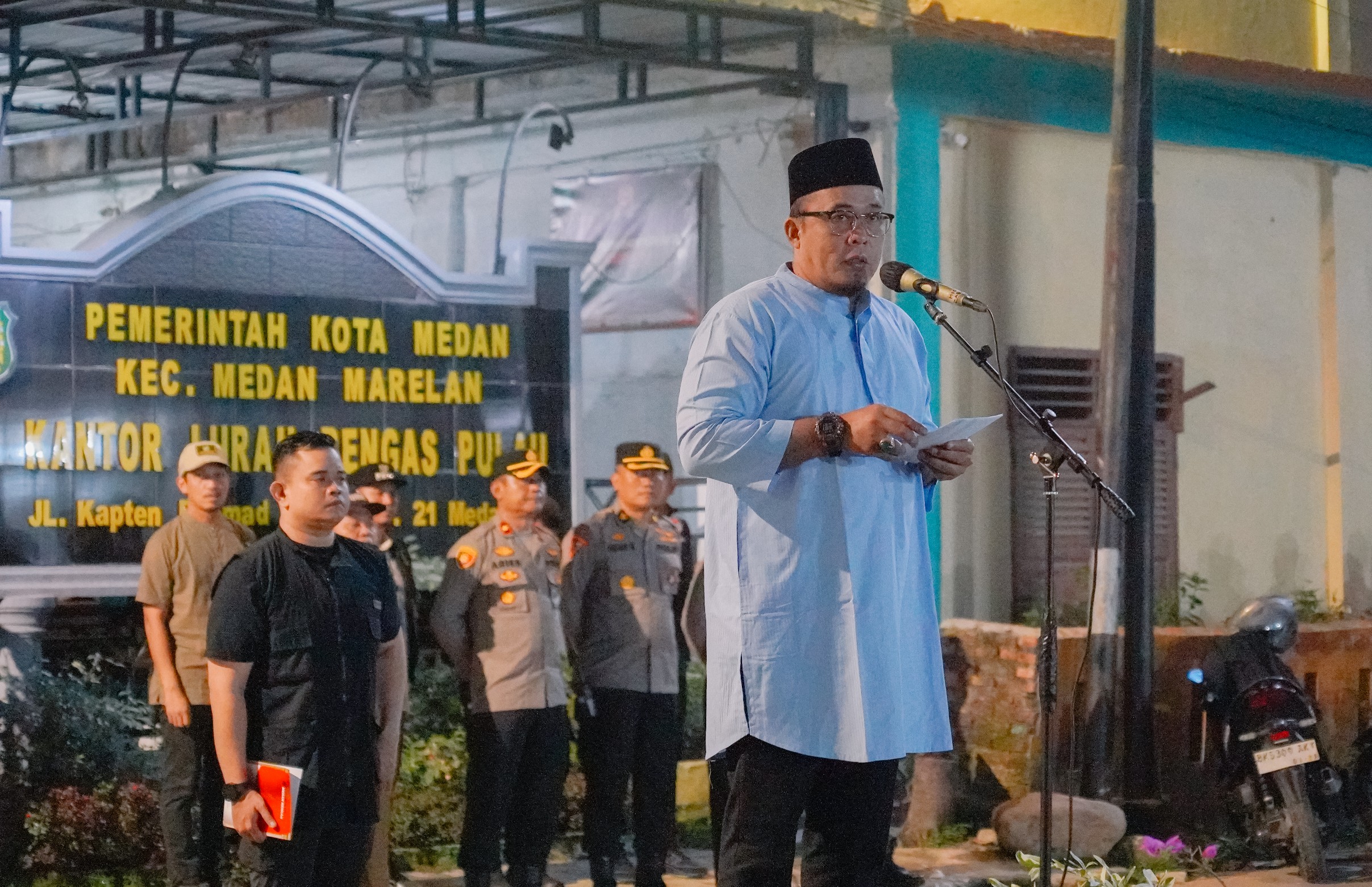 Wakil Wali Kota Medan, H. Aulia Rachman Pimpin Apel Gabungan Pemantauan dan Pencegahan Asmara Subuh, di Lapangan Rengas Pulau, Kec. Medan Marelan, Selasa (12/3/2024)