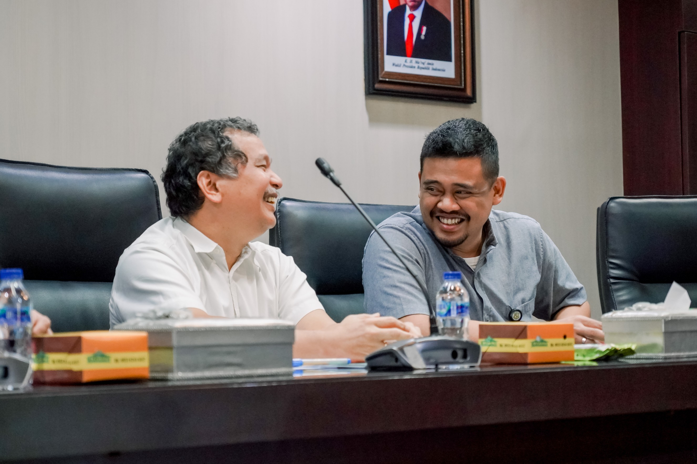 Wali Kota Medan, Bobby Nasution Dalam Exit Meeting Pemeriksaan Terinci Atas Laporan Keuangan Pemerintah Daerah (LKPD) Kota Medan Tahun Anggaran 2023 di Ruang Rapat I, Balai Kota Medan, Selasa (14/5/2024)