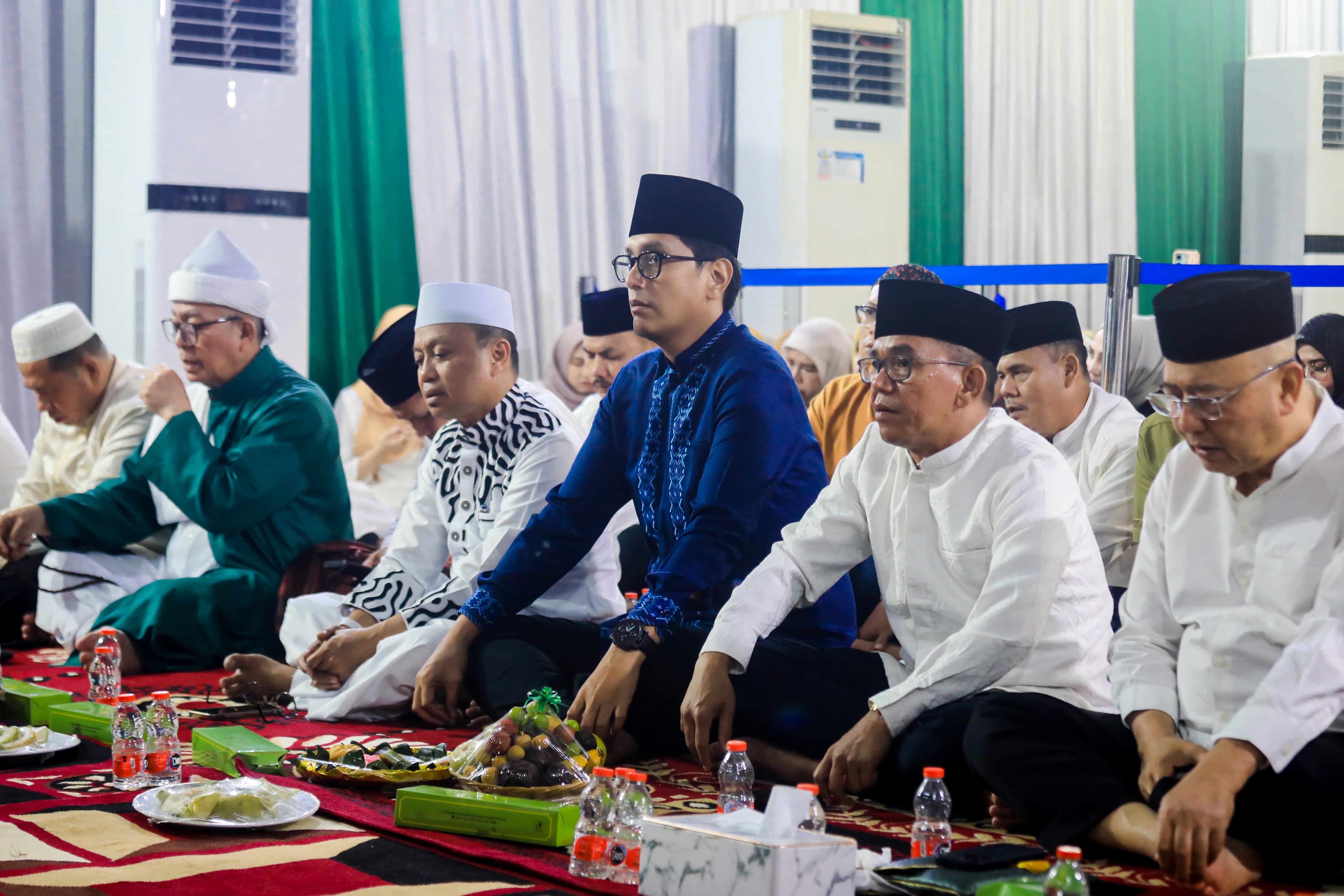 Diisi Pendakwah Ustad Das'ad  Latif, Rico Waas Hadiri Tahlilan Malam 40 Hari Wafatnya Kakak Zakiyuddin Harahap