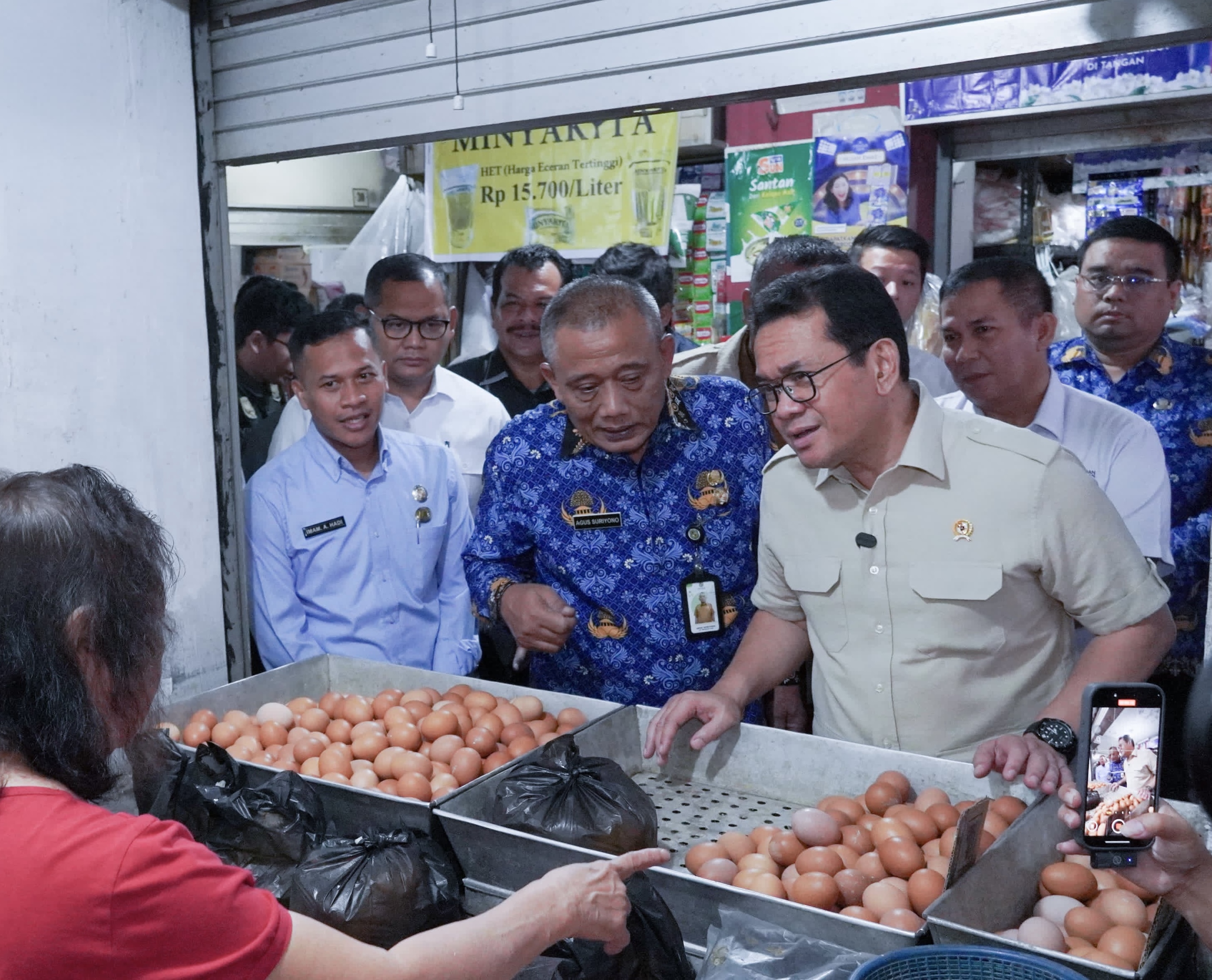 Wali Kota Medan Dampingi Menteri Perdagangan Tinjau Bapok di Pasar Sukaramai