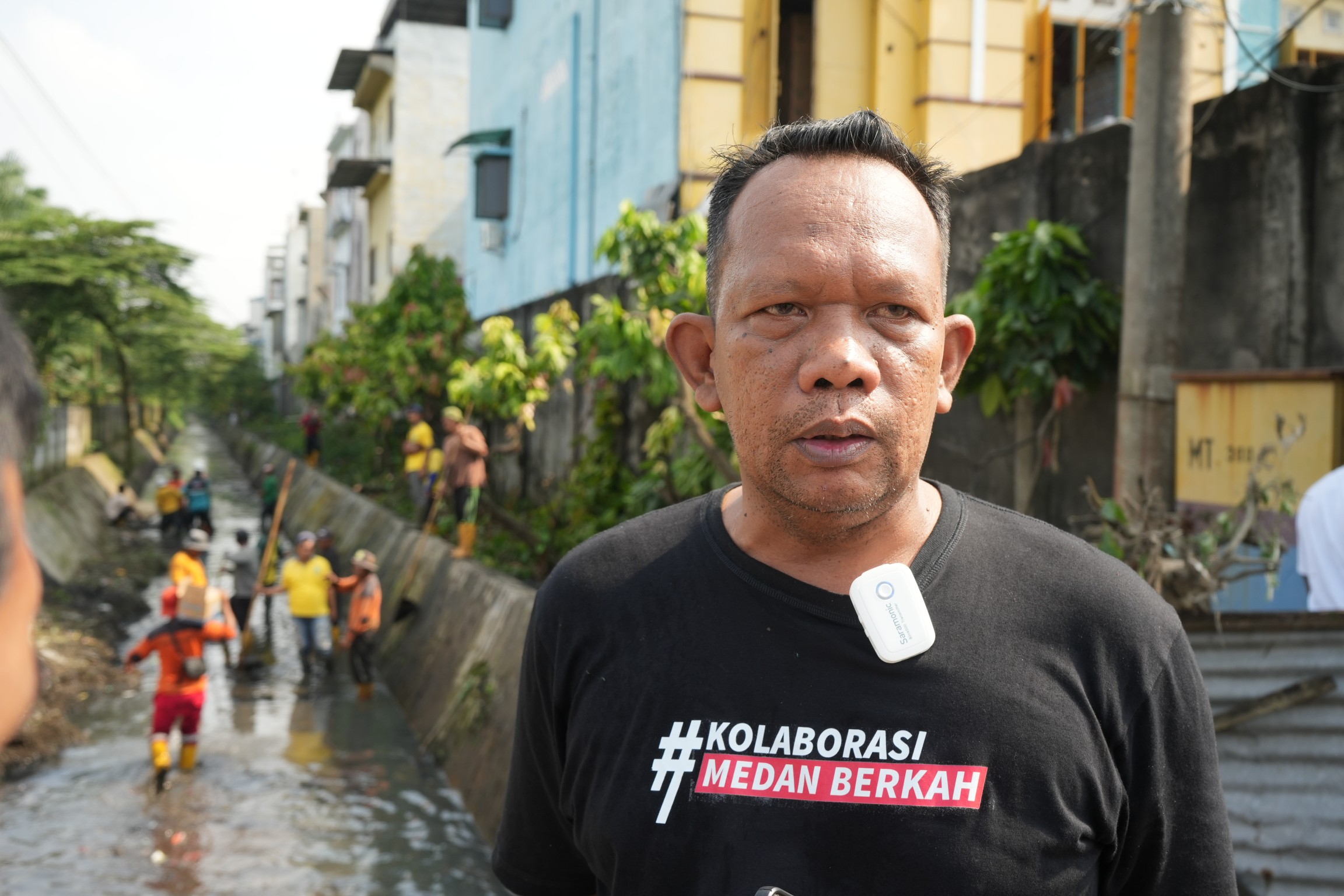 Camat Medan Deli Indra Utama Ketika Ditemui Pada Saat Memimpin Gotong Royong Massal, di Kelurahan Tanjung Mulia Hilir, Jalan Alumunium Raya Disamping Komplek Barakuda, Rabu (8/3)