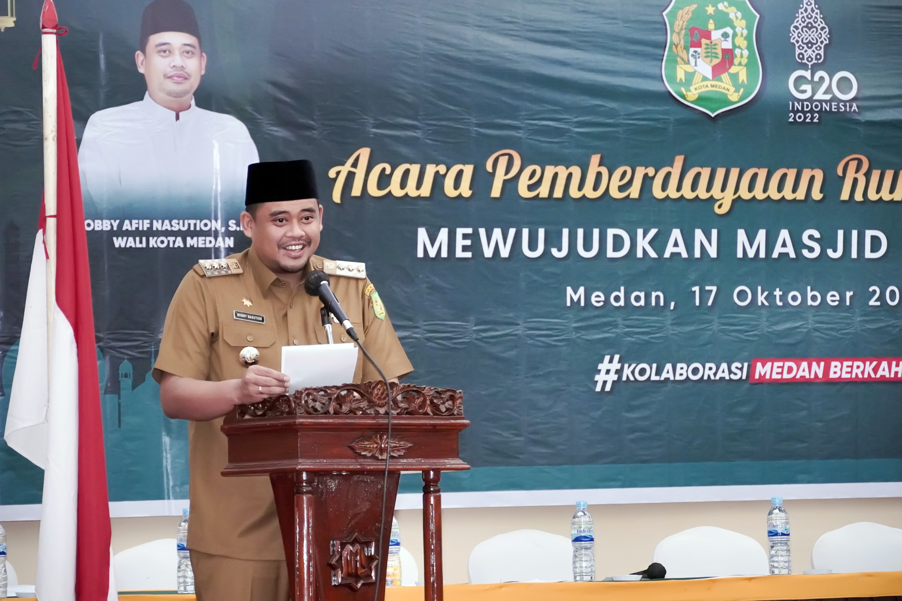 Wali Kota Medan, Bobby Nasution Membuka Pemberdayaan Rumah Ibadah Mewujudkan Masjid Mandiri di Hotel Madani Medan, Senin (17/10)