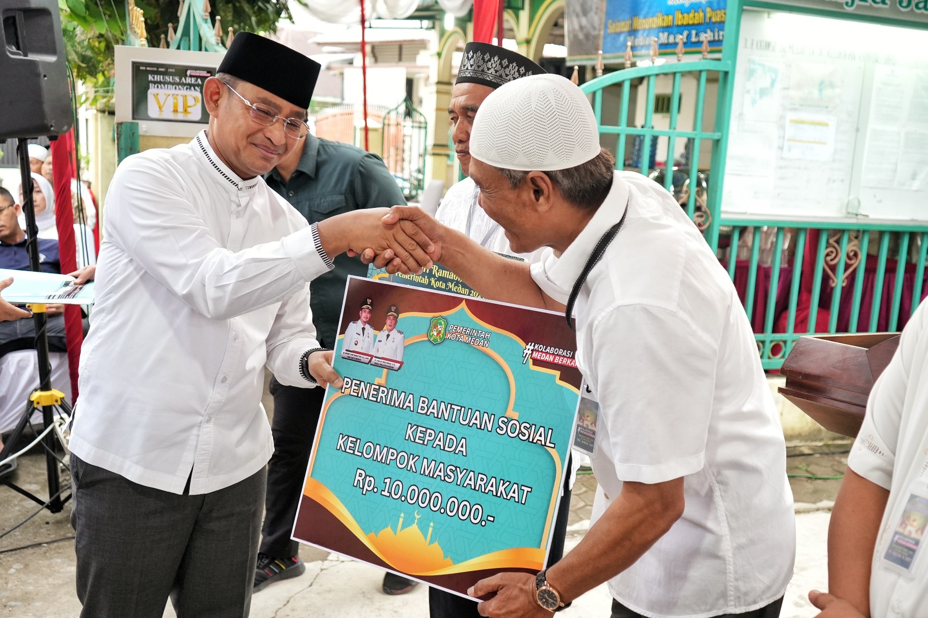 Sekda Kota Medan Wiriya Alrahman Menyampaikan Program Masjid Mandiri Yang Digagas Oleh Wali Kota Medan Bobby Nasution Dalam Safari Ramadan Pemko Medan Yang Diadakan di Masjid Jami' 1915 di Jln. Brigjen Katamso