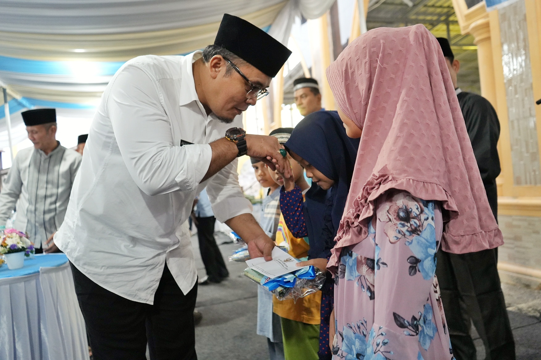 Di Bulan Suci Ramadan, Pemko Medan Salurkan Bantuan Rp50 Juta Untuk Pembangunan Masjid di Medan Labuhan