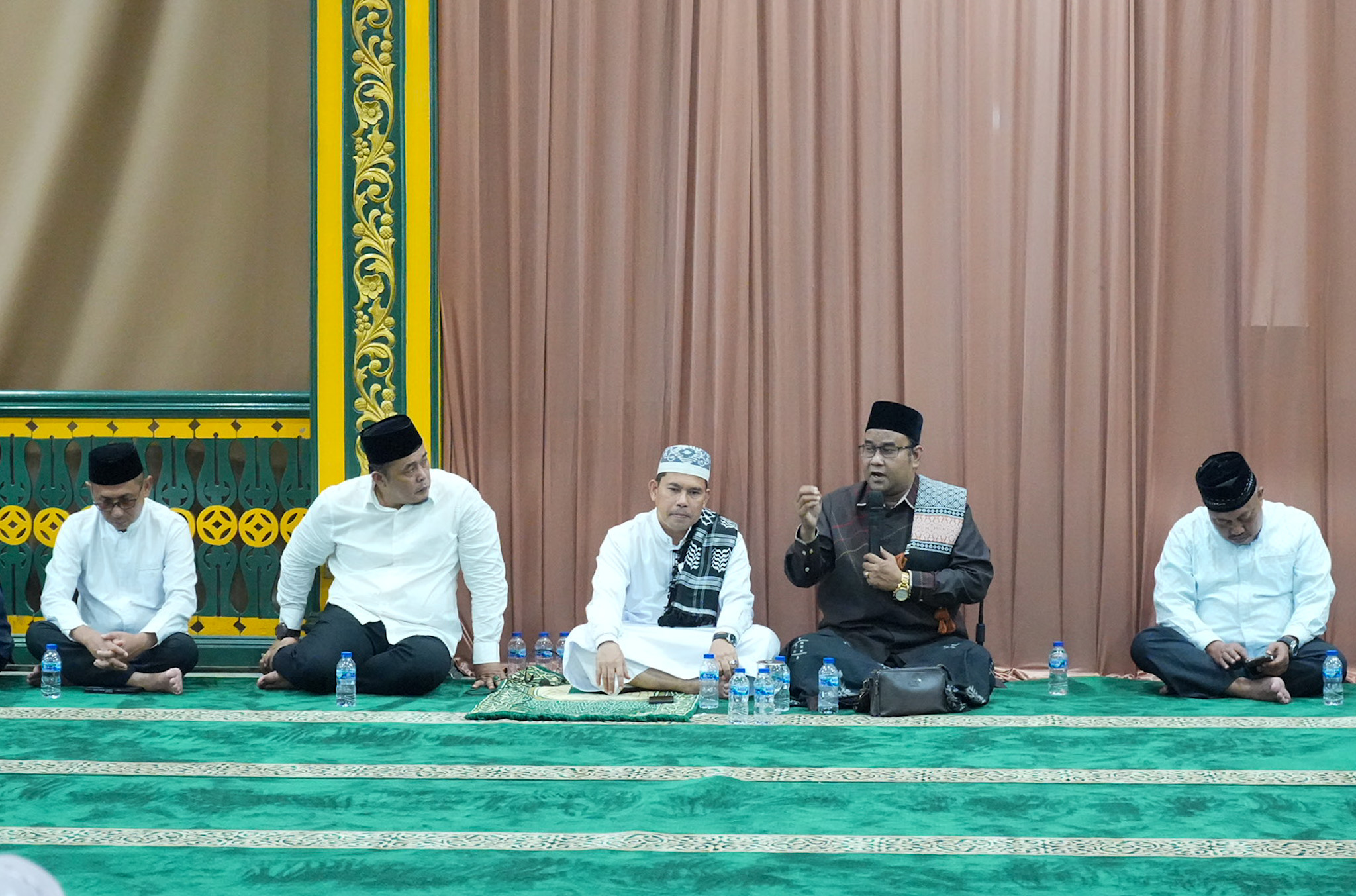 Pemko Medan Gelar Salat Tarawih Berjamaah di Rumah Dinas Wali Kota