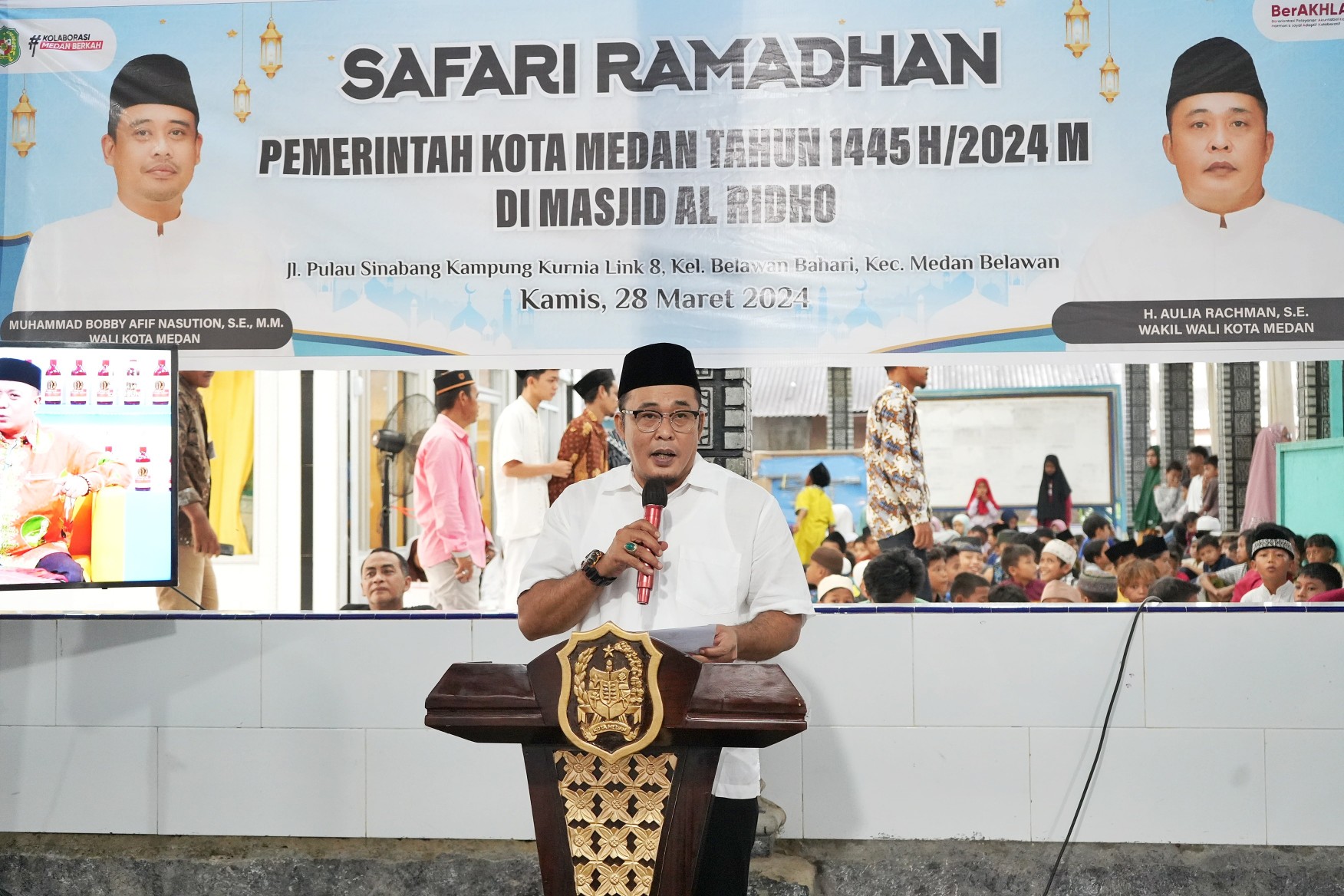 Wakil Wali Kota Medan, H. Aulia Rachman Dalam Acara Safari Ramadan Pemko Medan di Masjid Al Ridho Jalan Pulau Sinabang, Kec. Medan Belawan, Kamis (28/3/2024)