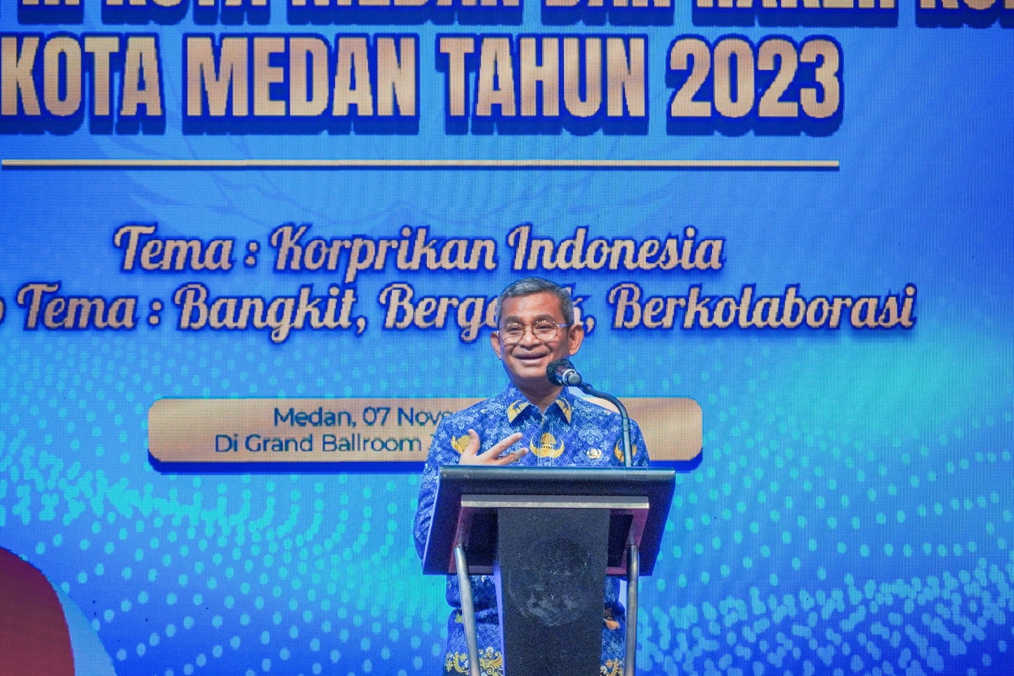 Sekda Kota Medan Sekaligus Ketua Dewan Pengurus Korpri Kota Medan, Wiriya Alrahman Membuka Seminar Serta Pelantikan Pengurus Unit Korpri Kota Medan dan Raker Korpri Kota Medan Tahun 2023 di JW Marriot Hotel Medan, Jalan Putri Hijau Medan, Selasa (7/11/2023)