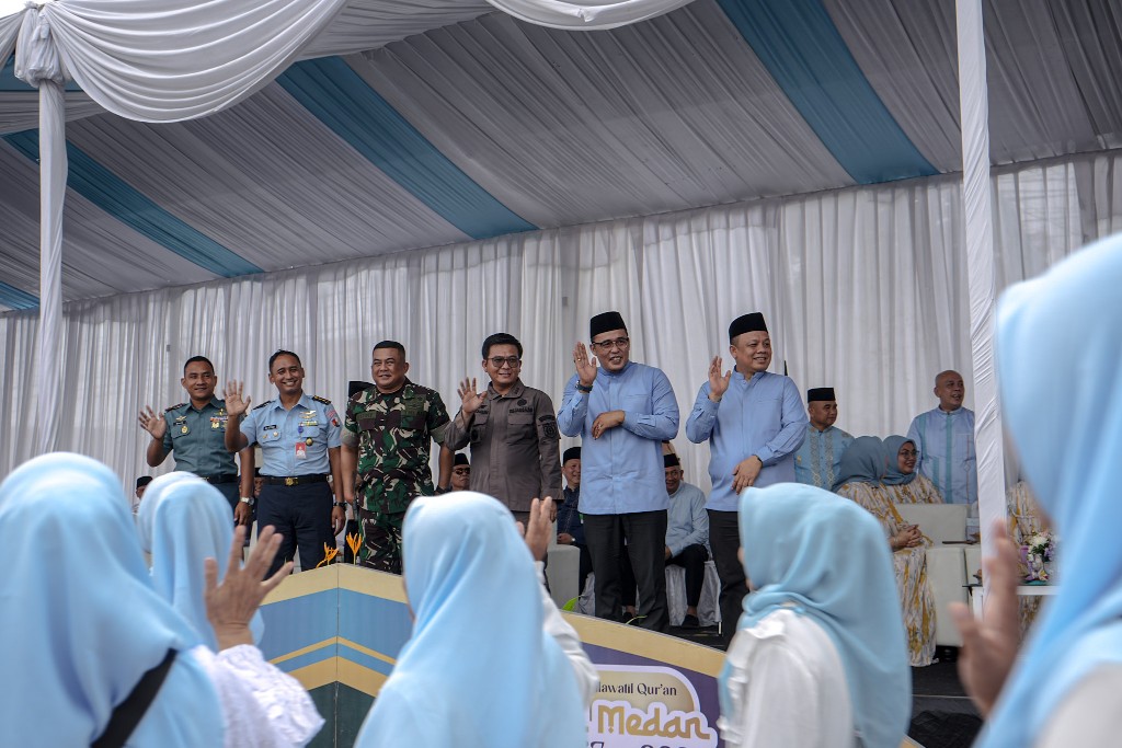 Keragaman budaya dalam semangat kebersamaan tercermin dalam 
Pawai Taaruf Musabaqah Tilawatil Qur'an (MTQ) ke-57 Kota Medan, di Jalan Flamboyan Raya, Kecamatan Medan Tuntungan, Sabtu (11/5/2024)