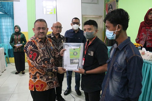 Dukung Terwujudnya Program Sakasanwira, Dinas Perindustrian Kota Medan Adakan Pelatihan Pembuatan Paving Block Bagi Masyarakat Kec. Medan Deli