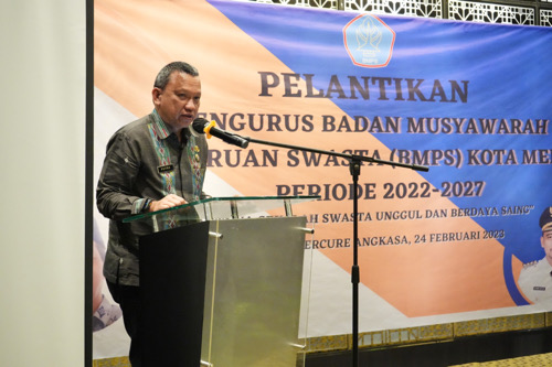 Kepala Dinas Pendidikan dan Kebudayaan Kota Medan Laksamana Putra Siregar mewakili Wali Kota Medan Bobby Nasution dalam acara pelantikan pengurus Badan Musyawarah Perguruan Swasta (BMPS) Kota Medan Periode 2022-2027 di Hotel Grand Mercure, Jumat (24/2)