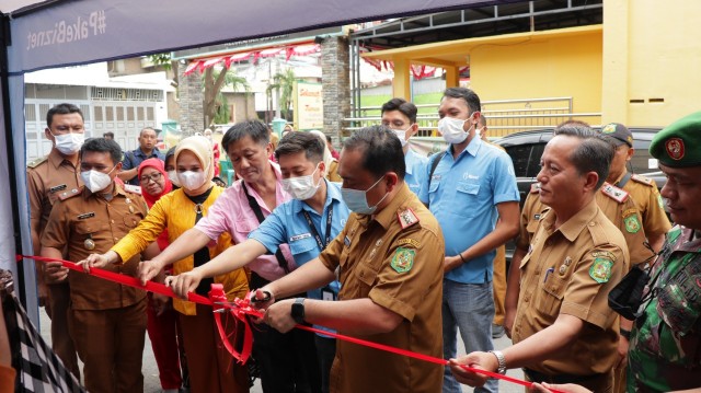 Camat Medan Timur, Noor Alfi Pane Meresmikan Kampung Cerdas Yang Berlokasi di Kantor Kelurahan Sidodadi