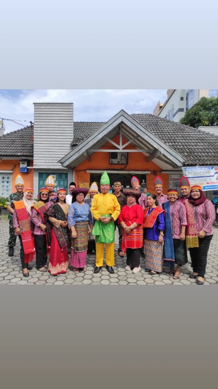 Lurah Babura, A Zukri Alrasyid Bersama Jajaran ASN dan Kepala Lingkungan, Menggelar Sosialisasi Kebersihan di Wilayah Kerjanya, Dalam Rangka Menyambut HUT Ke 77 Kemerdekaan Republik Indonesia, Jumat (5/8)