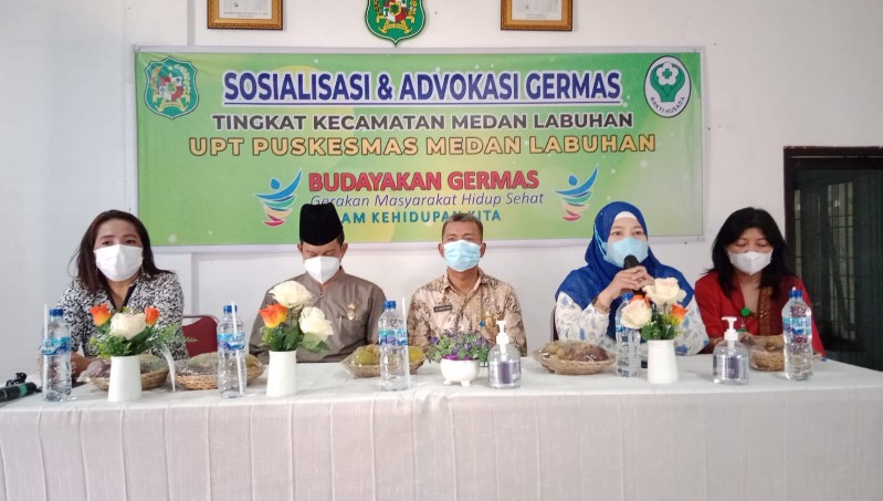 Camat Medan Labuhan, Indra Utama Mengapresiasi Kegiatan Sosialisasi dan Advokasi Gerakan Masyarakat Hidup Sehat (Germas) Tingkat Kecamatan Medan Labuhan, di aula Kantor Kelurahan Martubung, Jumat (5/8)