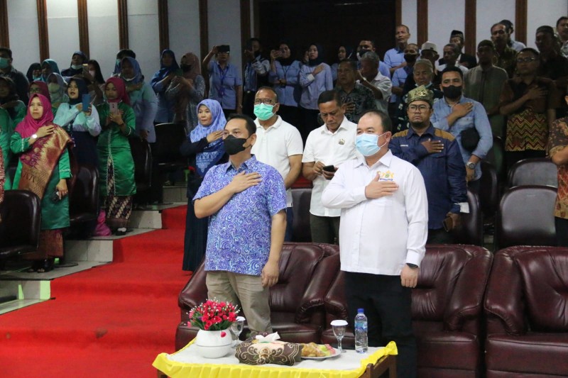 Kepala Dinas Kominfo Kota Medan Arrahmaan Pane Menghadiri Acara Penyulutan Obor Tri Prasetya Dalam Rangka HUT RRI Ke 77 Tahun di Gedung Auditorium RRI Medan, Jl. Gatot Subroto, Minggu (11/9)