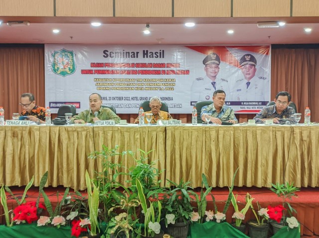 Tim Pokja Jaringan Penelitian dan Pengembangan Bidang Pendidikan Kota Medan Melakukan Seminar Hasil Kajian Penggabungan SD Negeri Untuk Peningkatan Kualitas Pengelolaan Pendidik di Kota Medan, di Hotel Grand Antares Medan, Kamis (20/10)