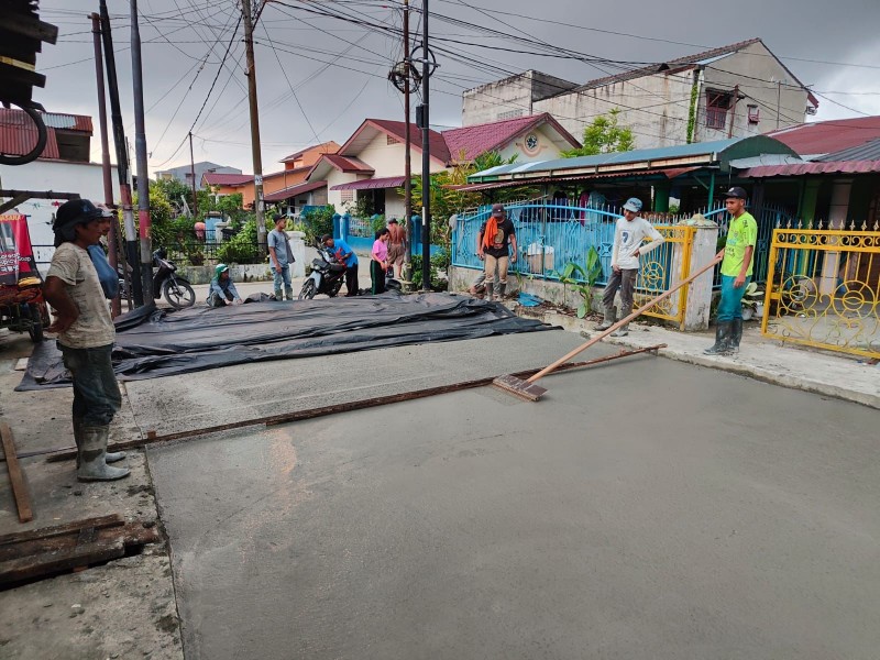 Wali Kota Medan, Bobby Nasution Buka Akses dan Beton Jalan Aman Medan Helvetia yang Berpuluh Tahun Ditutupi Bangunan Liar