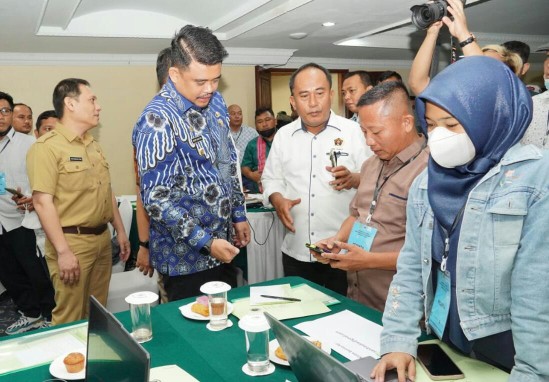 Wali Kota Medan, Bobby Nasution Secara Resmi Membuka Uji Kompetensi Wartawan (UKW) Angkatan 46 Tahun 2022 di Hotel Madani Medan, Selasa (15/11)